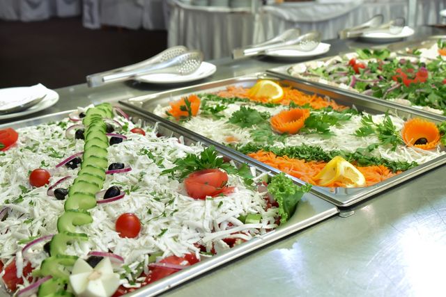Snezhanka Hotel - Food and dining