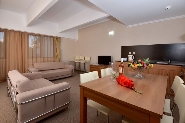 Snezhanka Hotel - two bedroom apartment (4ad+1ch or 5 adults)